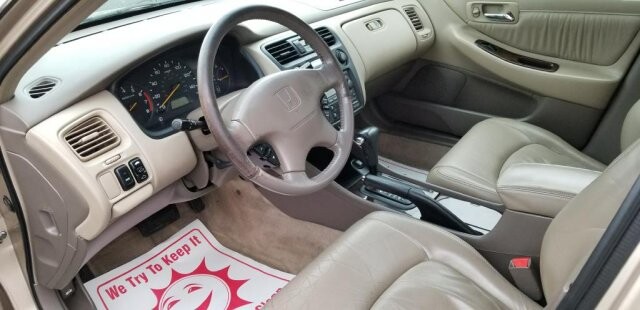 2000 Honda Accord in Littlestown, PA 17340 - 1111326 6