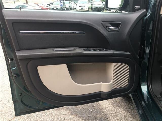 2009 Dodge Journey in Belleville, NJ 07109-2923 - 1141137 136