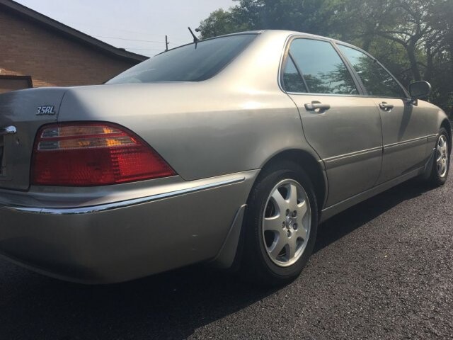 2002 Acura RL in Madison, TN 37115 - 1229730 10