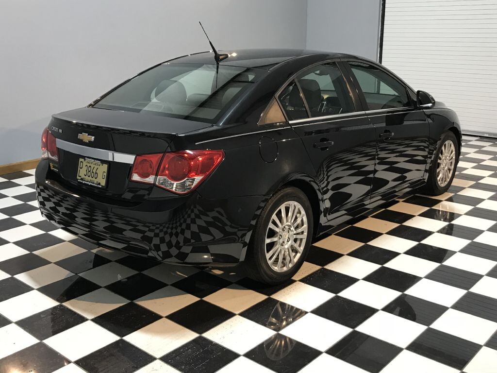 2011 Chevrolet Cruze in Greenville, IL 62246 - 1258885 6