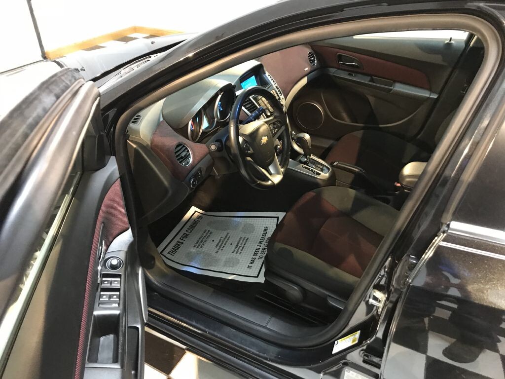 2011 Chevrolet Cruze in Greenville, IL 62246 - 1258885 14