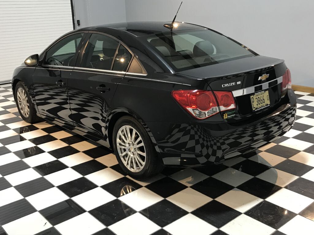2011 Chevrolet Cruze in Greenville, IL 62246 - 1258885 9