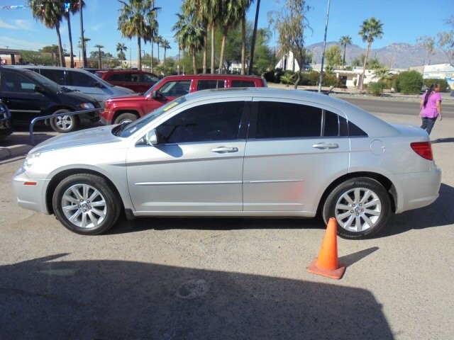 2010 Chrysler Sebring in Tucson, AZ 85712-4825 - 1267222 17
