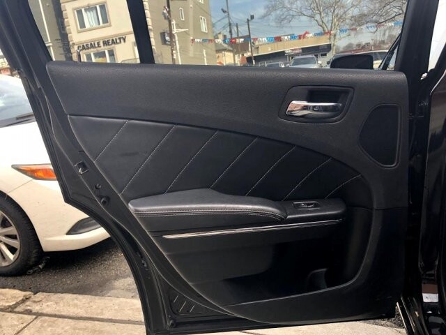 2013 Dodge Charger in Belleville, NJ 07109-2923 - 1373601 81