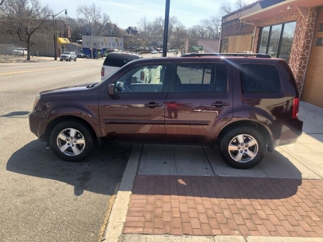 2011 Honda Pilot in Belleville, NJ 07109-2923 - 1374810 4