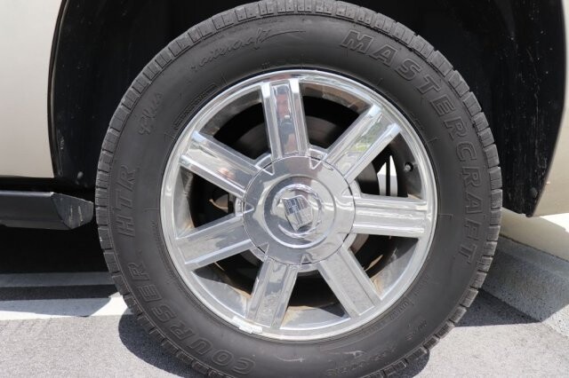 2009 Cadillac Escalade in Pompano Beach, FL 33064 - 1387378 34