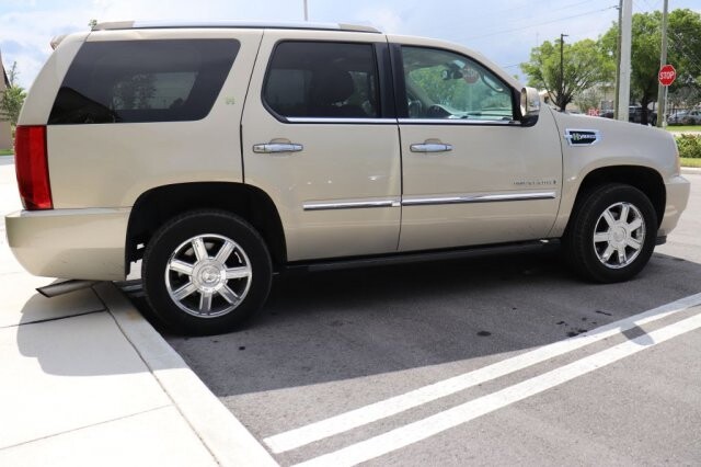 2009 Cadillac Escalade in Pompano Beach, FL 33064 - 1387378 29