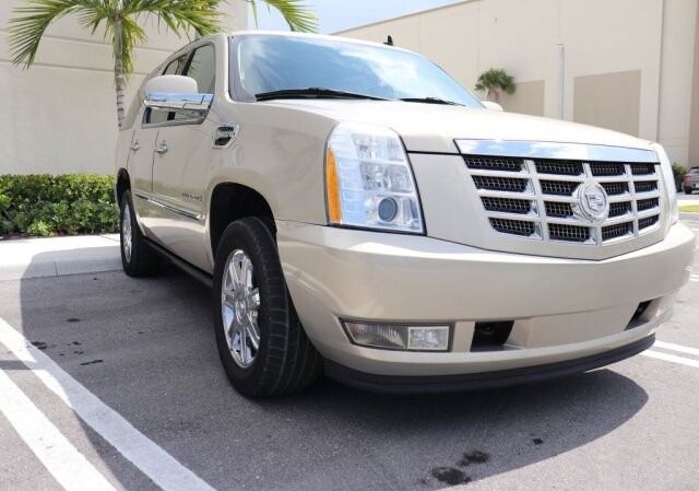 2009 Cadillac Escalade in Pompano Beach, FL 33064 - 1387378 24