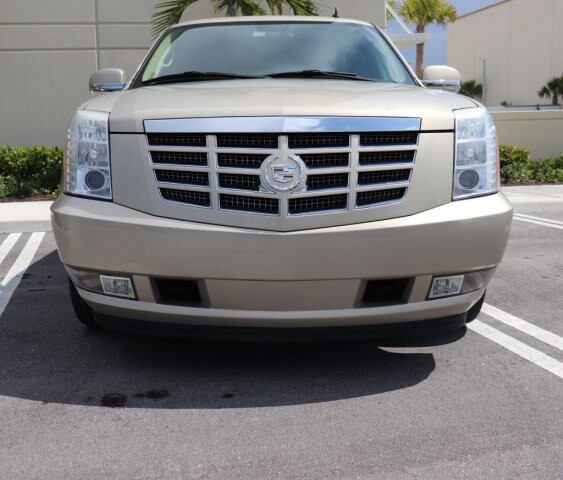2009 Cadillac Escalade in Pompano Beach, FL 33064 - 1387378 27