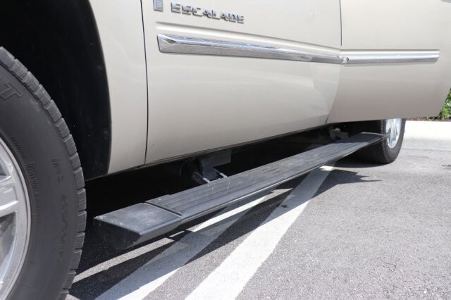 2009 Cadillac Escalade in Pompano Beach, FL 33064 - 1387378 33