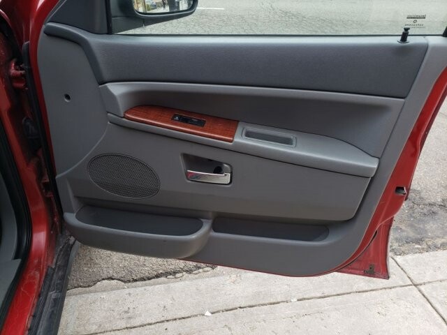 2005 Jeep Grand Cherokee in Belleville, NJ 07109-2923 - 1488453 61