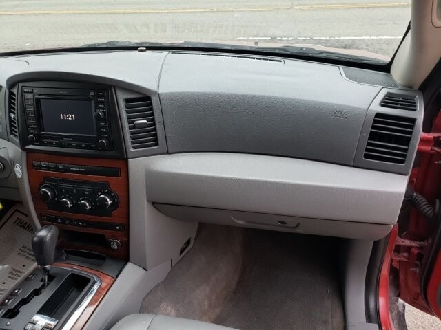 2005 Jeep Grand Cherokee in Belleville, NJ 07109-2923 - 1488453 36