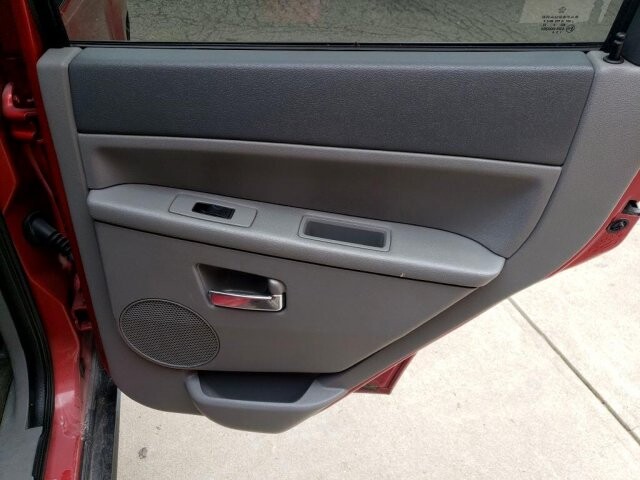 2005 Jeep Grand Cherokee in Belleville, NJ 07109-2923 - 1488453 52