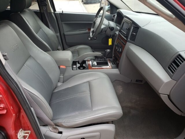 2005 Jeep Grand Cherokee in Belleville, NJ 07109-2923 - 1488453 35