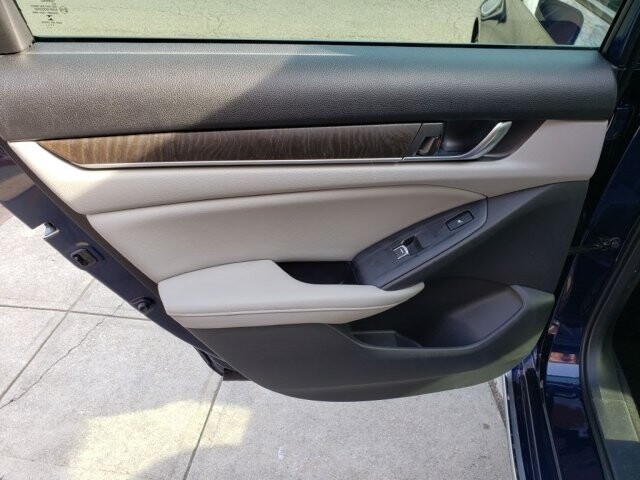 2018 Honda Accord in Belleville, NJ 07109-2923 - 1549435 127