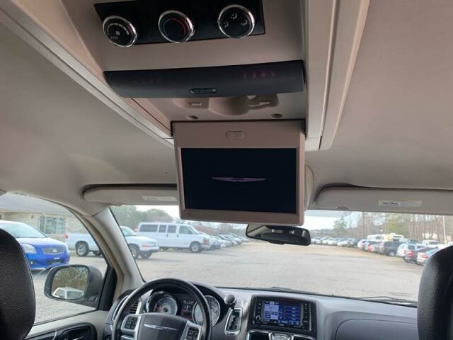 2012 Chrysler Town & Country in Hickory, NC 28602-5144 - 1577733 73