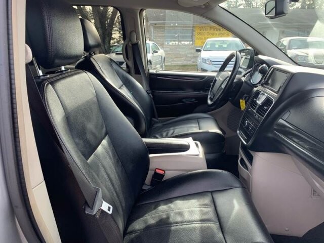 2012 Chrysler Town & Country in Hickory, NC 28602-5144 - 1577733 70