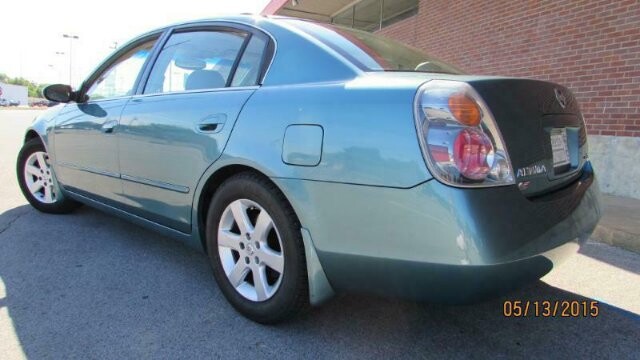 2002 Nissan Altima in Madison, TN 37115 - 1585679 3
