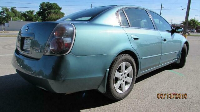 2002 Nissan Altima in Madison, TN 37115 - 1585679 4