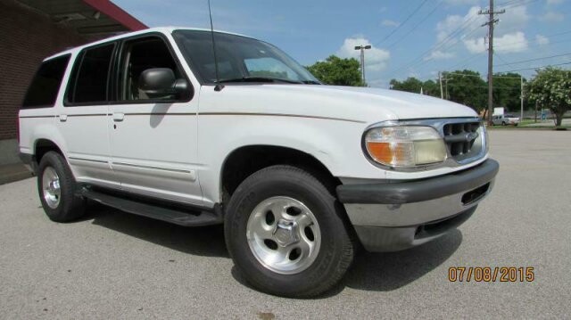 1998 Ford Explorer in Madison, TN 37115 - 1585769 2