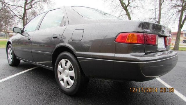 2001 Toyota Camry in Madison, TN 37115 - 1585907 3