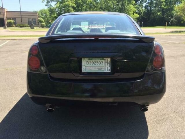 2002 Nissan Altima in Madison, TN 37115 - 1585917 5