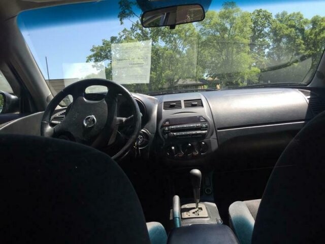 2002 Nissan Altima in Madison, TN 37115 - 1585917 6