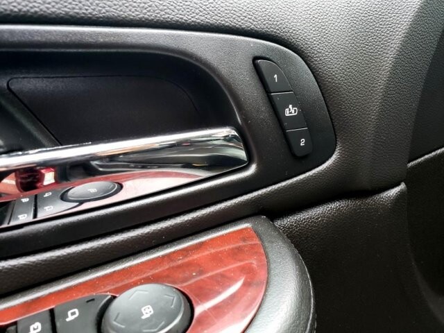 2008 Cadillac Escalade in Belleville, NJ 07109-2923 - 1589277 70