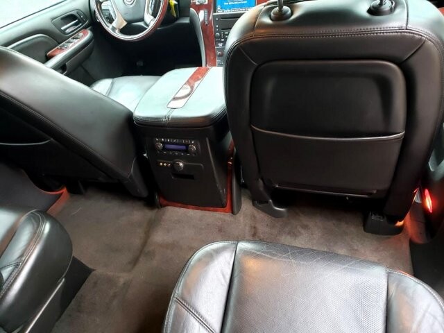 2008 Cadillac Escalade in Belleville, NJ 07109-2923 - 1589277 146