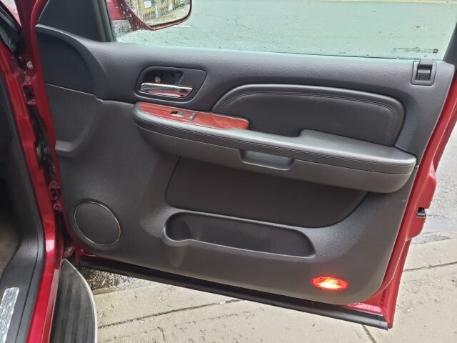 2008 Cadillac Escalade in Belleville, NJ 07109-2923 - 1589277 84