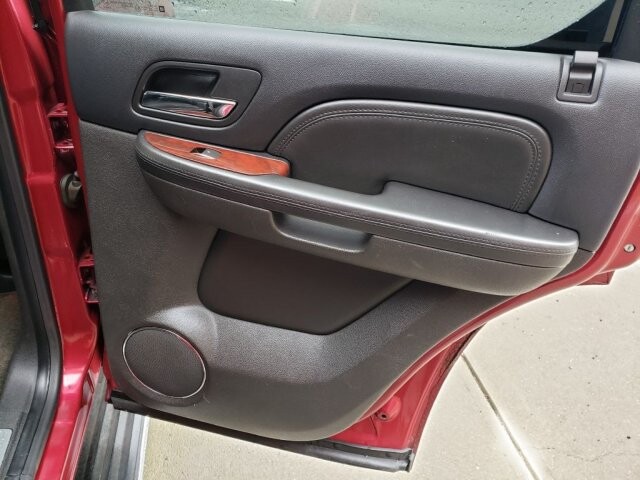 2008 Cadillac Escalade in Belleville, NJ 07109-2923 - 1589277 93