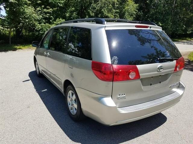 2009 Toyota Sienna in Belleville, NJ 07109-2923 - 942362 142