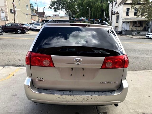 2009 Toyota Sienna in Belleville, NJ 07109-2923 - 942362 37