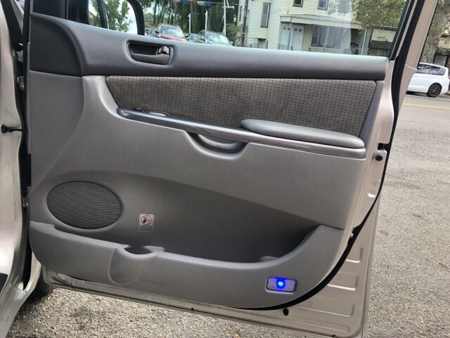 2009 Toyota Sienna in Belleville, NJ 07109-2923 - 942362 65