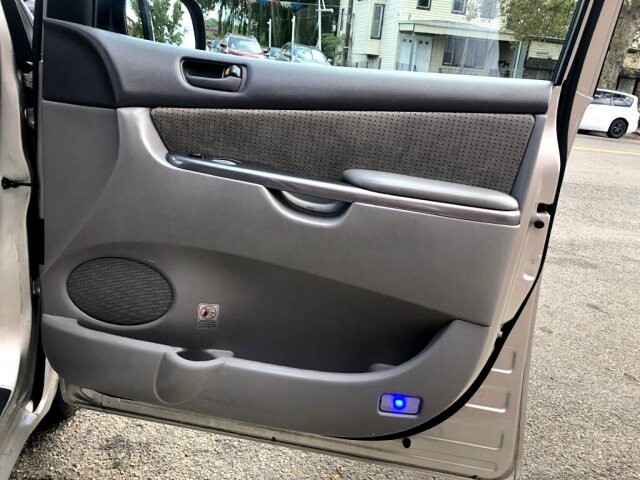 2009 Toyota Sienna in Belleville, NJ 07109-2923 - 942362 35