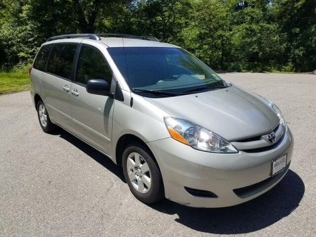 2009 Toyota Sienna in Belleville, NJ 07109-2923 - 942362 161
