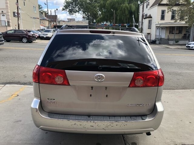 2009 Toyota Sienna in Belleville, NJ 07109-2923 - 942362 66