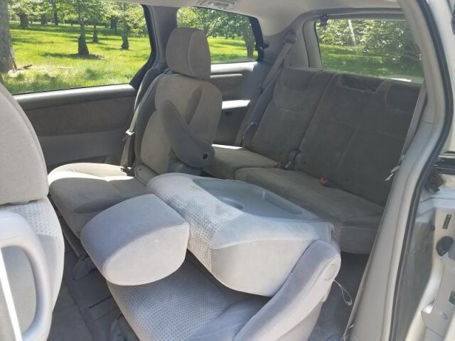 2009 Toyota Sienna in Belleville, NJ 07109-2923 - 942362 179