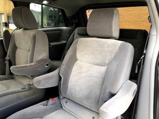 2009 Toyota Sienna in Belleville, NJ 07109-2923 - 942362 46