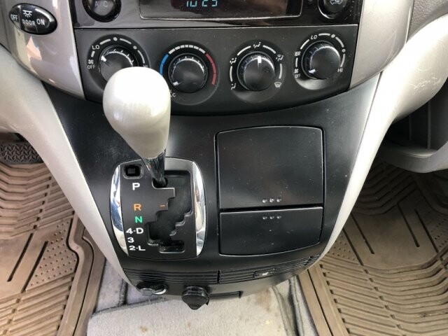 2009 Toyota Sienna in Belleville, NJ 07109-2923 - 942362 72