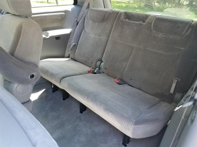 2009 Toyota Sienna in Belleville, NJ 07109-2923 - 942362 153