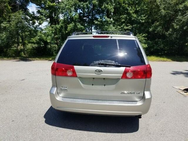 2009 Toyota Sienna in Belleville, NJ 07109-2923 - 942362 165