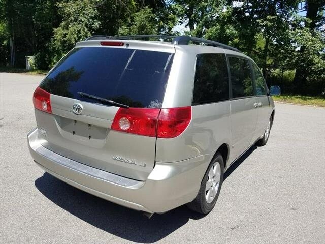 2009 Toyota Sienna in Belleville, NJ 07109-2923 - 942362 141