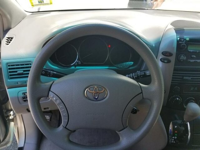 2009 Toyota Sienna in Belleville, NJ 07109-2923 - 942362 133