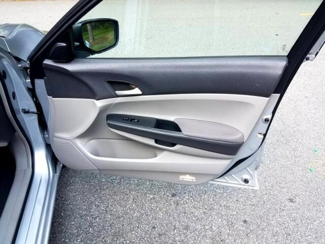 2009 Honda Accord in Belleville, NJ 07109-2923 - 942364 60