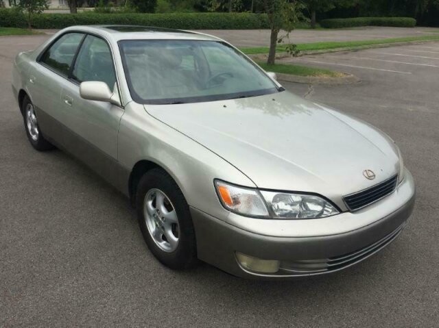1998 Lexus ES 300 in Madison, TN 37115 - 984857 14
