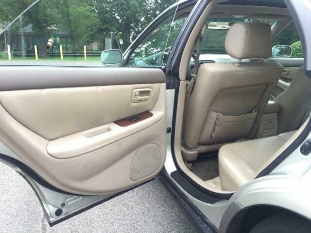 1998 Lexus ES 300 in Madison, TN 37115 - 984857 17