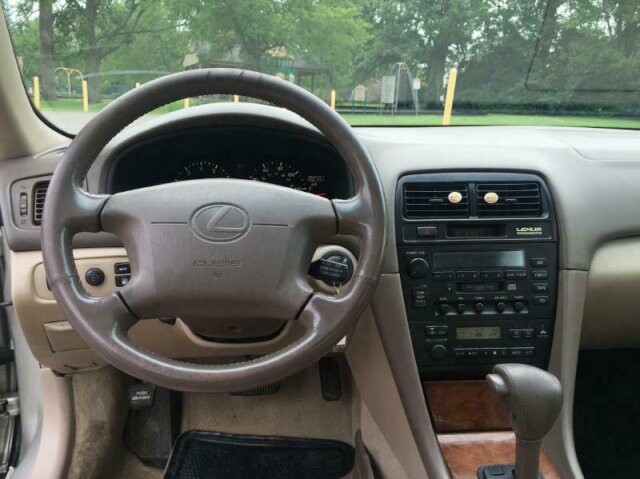 1998 Lexus ES 300 in Madison, TN 37115 - 984857 12