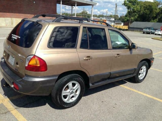 2004 Hyundai Santa Fe in Madison, TN 37115 - 984860 4