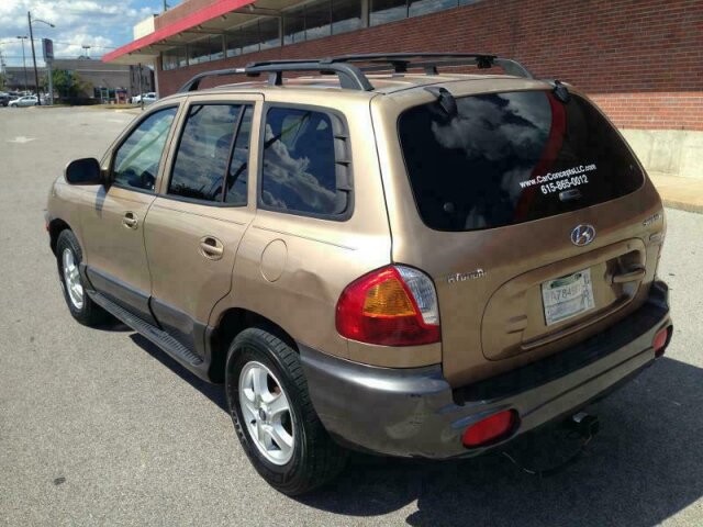 2004 Hyundai Santa Fe in Madison, TN 37115 - 984860 3